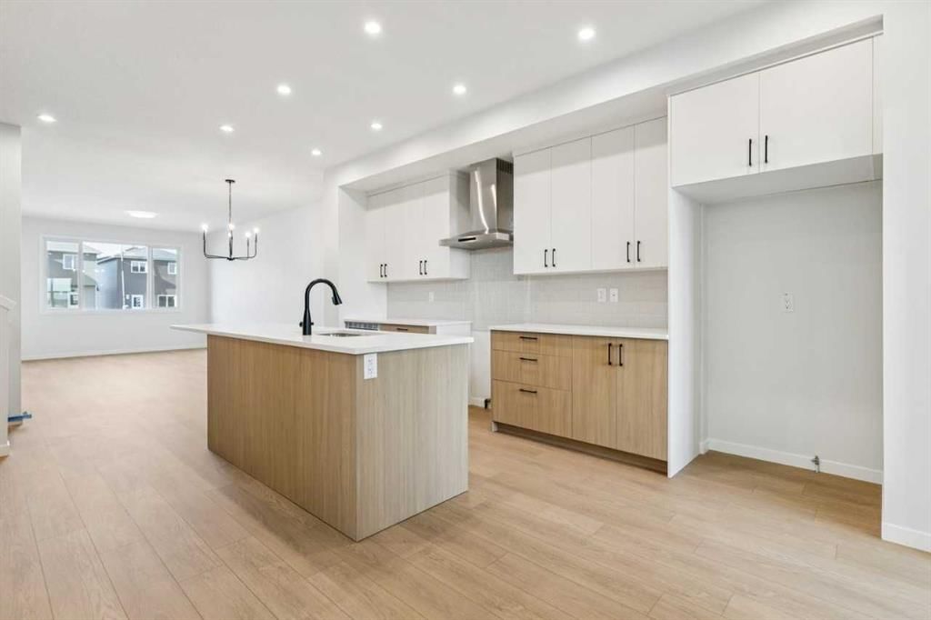 57 Annette Landing NW, Calgary — photo 4 of 36