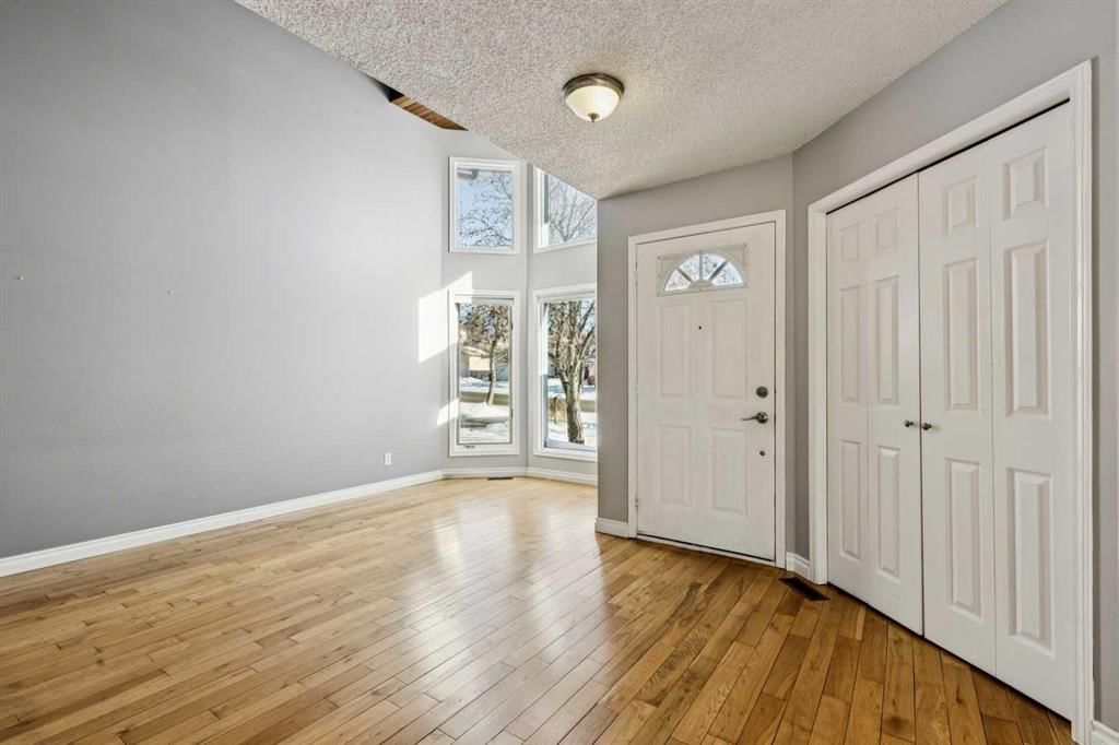 136 Scenic Acres Drive NW, Calgary — photo 5 of 49