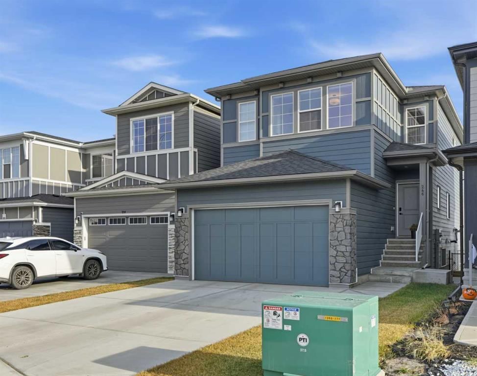 246 Walcrest View SE, Calgary — photo 3 of 42