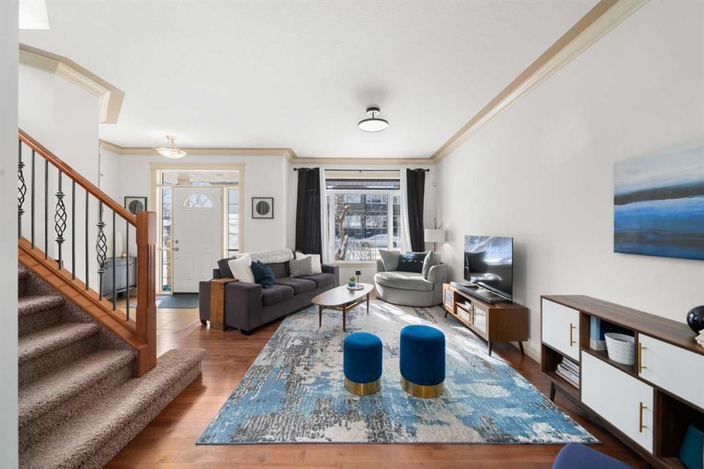 406 22 Avenue NW, Calgary — photo 3 of 44
