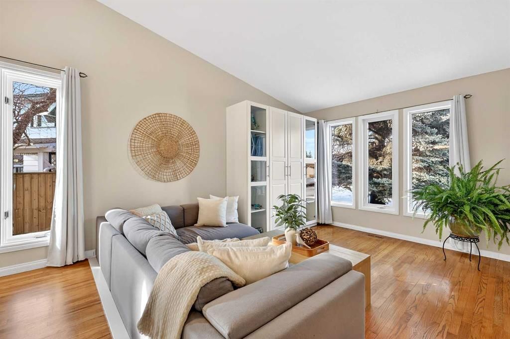 256 Sunmills Place SE, Calgary — photo 5 of 45