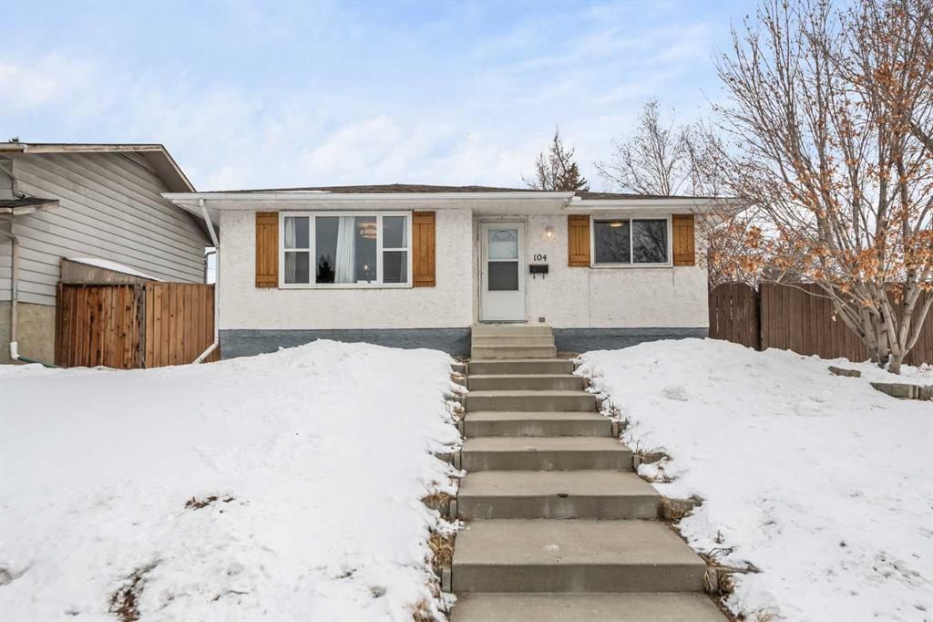 104 Doverthorn Close SE, Calgary — photo 2 of 48