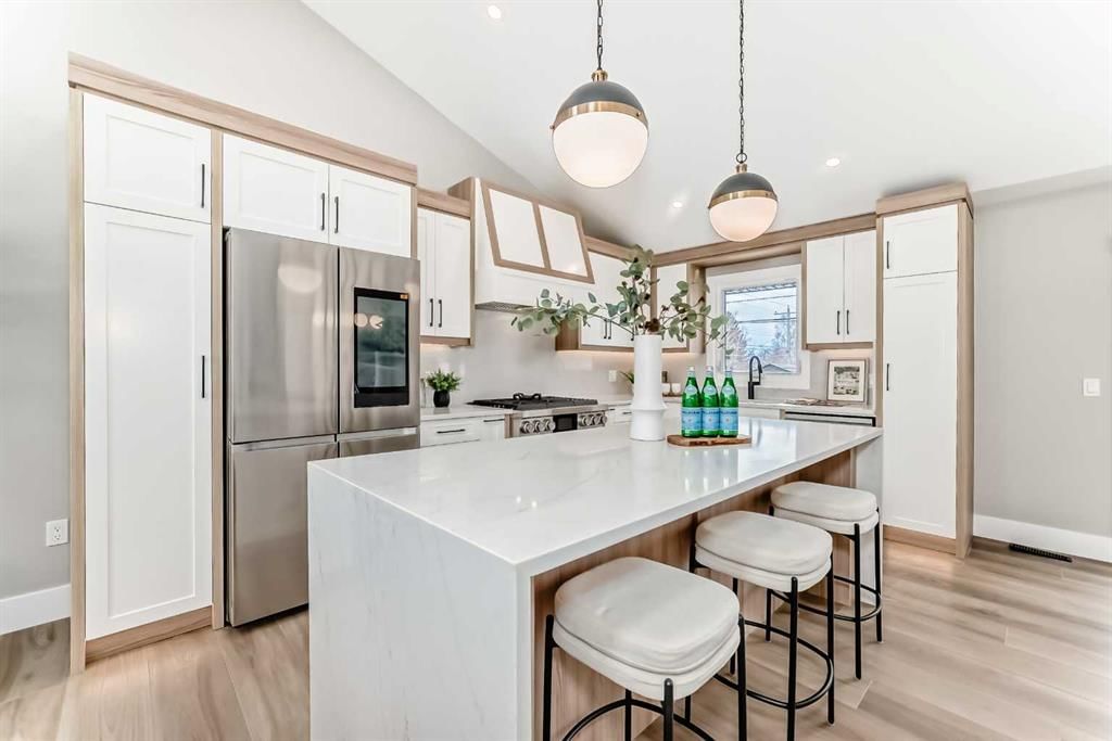 7 Lake Sundance Place SE, Calgary — photo 4 of 40