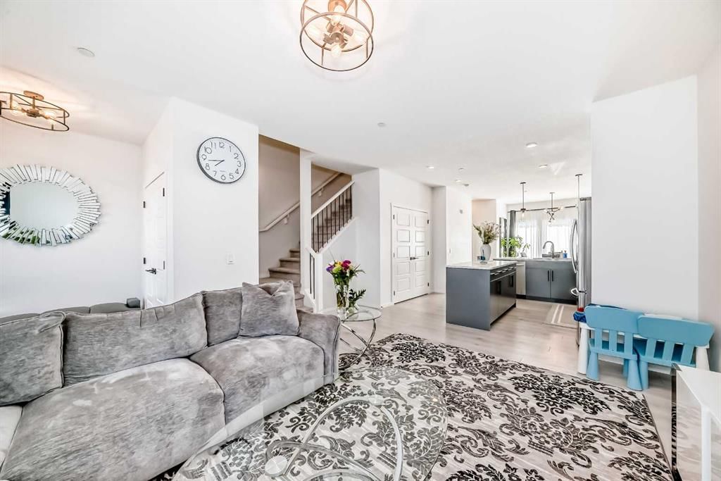 215 148 Avenue NW, Calgary — photo 3 of 50