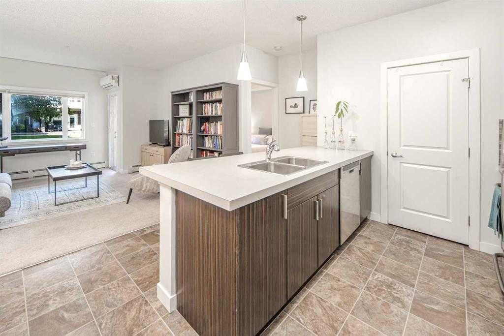 136, 23 Millrise Drive SW, Calgary — photo 5 of 25
