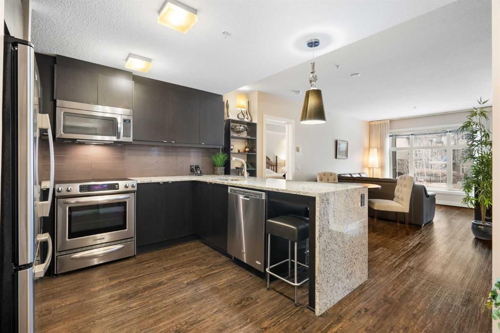 101, 25 Aspenmont Heights SW, Calgary — photo 2 of 36