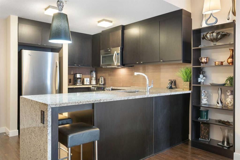 101, 25 Aspenmont Heights SW, Calgary — photo 4 of 36