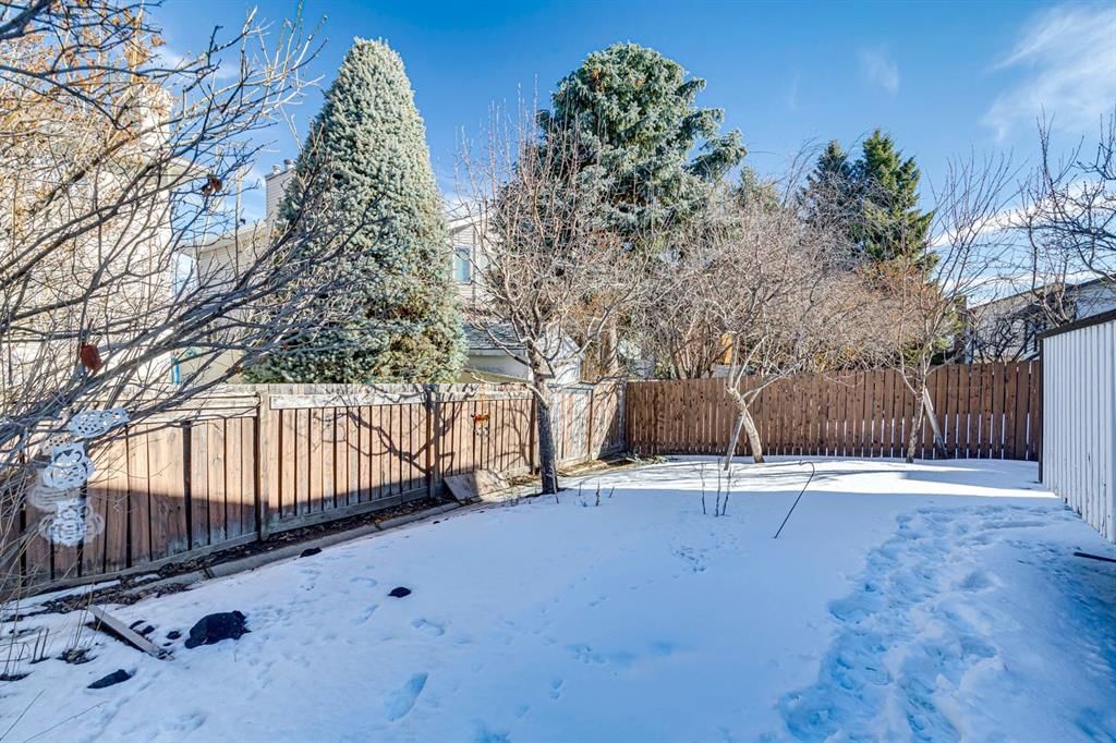 68 Woodstock Road SW, Calgary — photo 3 of 47