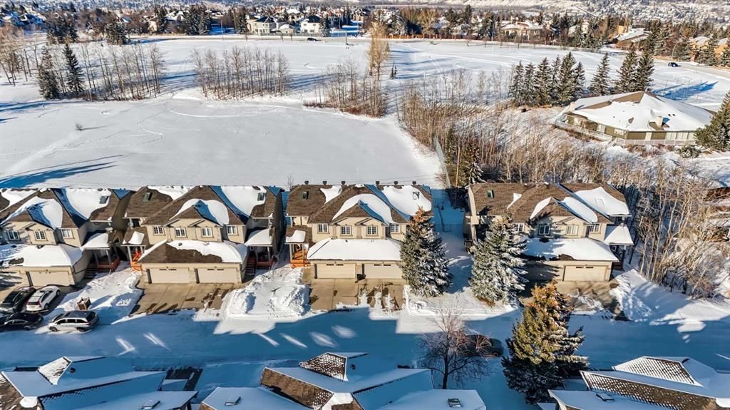 32 Prominence Park SW, Calgary — photo 2 of 45