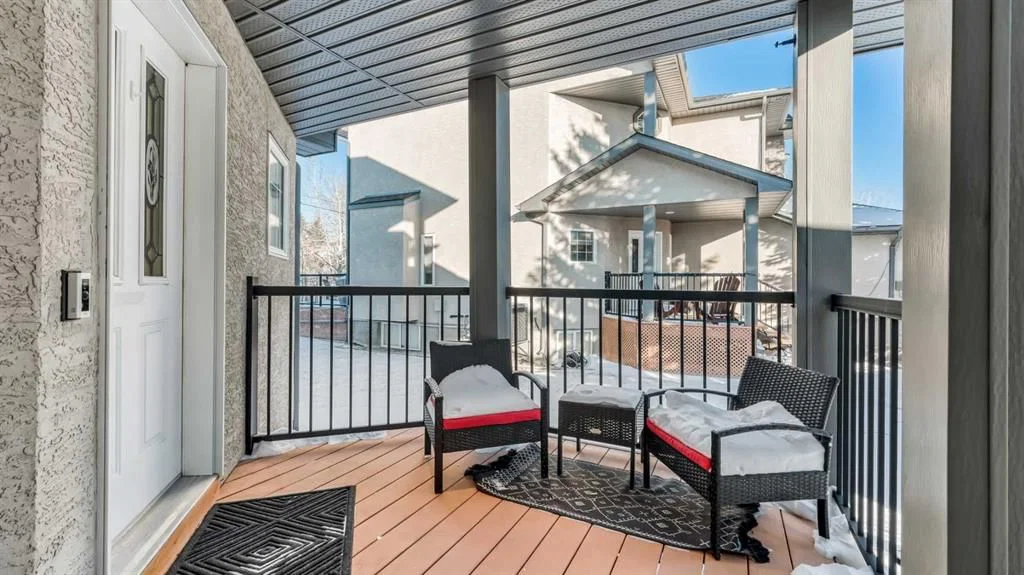 32 Prominence Park SW, Calgary — photo 4 of 45