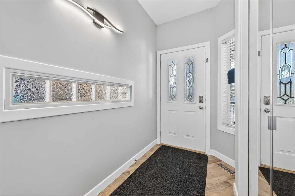 32 Prominence Park SW, Calgary — photo 5 of 45