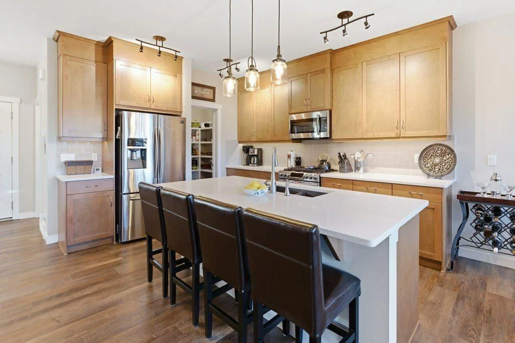 54 Crestbrook Drive SW, Calgary — photo 5 of 39