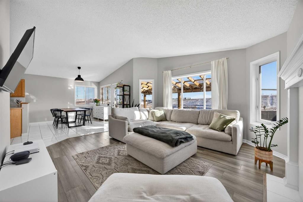 108 Harvest Creek Court NE, Calgary — photo 3 of 46
