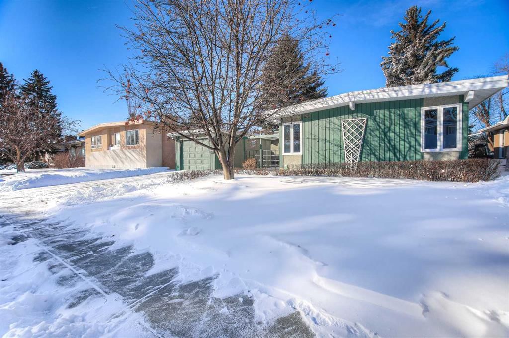 5123 Viceroy Drive NW, Calgary — main listing photo