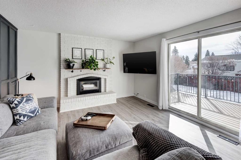 959 Bracewood Rise SW, Calgary — photo 4 of 45