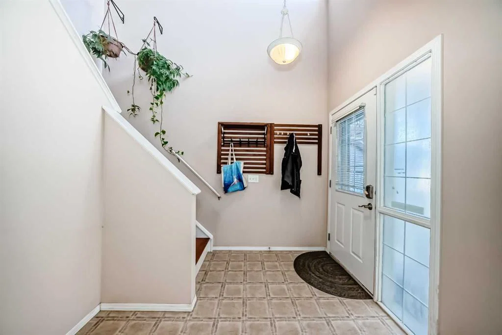 238 Bridleridge Way SW, Calgary — photo 4 of 48