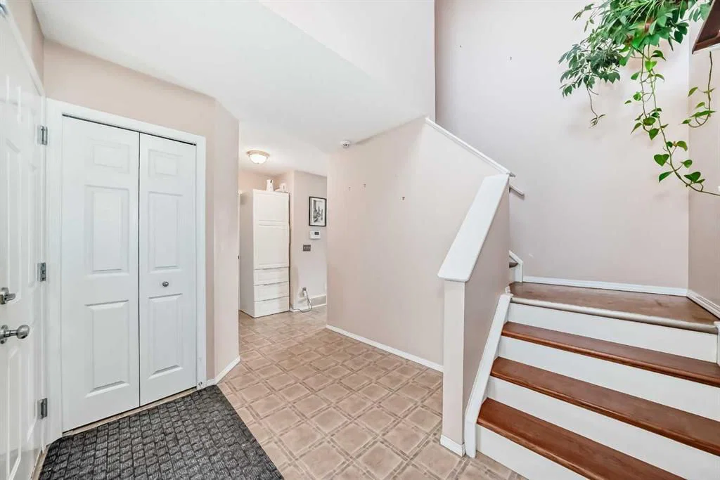 238 Bridleridge Way SW, Calgary — photo 5 of 48