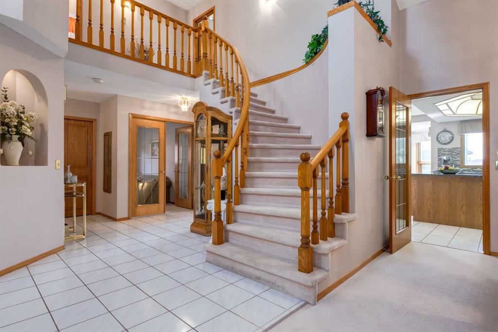 180 Edgevalley Circle NW, Calgary — photo 3 of 49