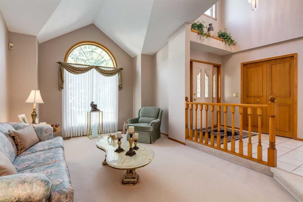 180 Edgevalley Circle NW, Calgary — photo 5 of 49