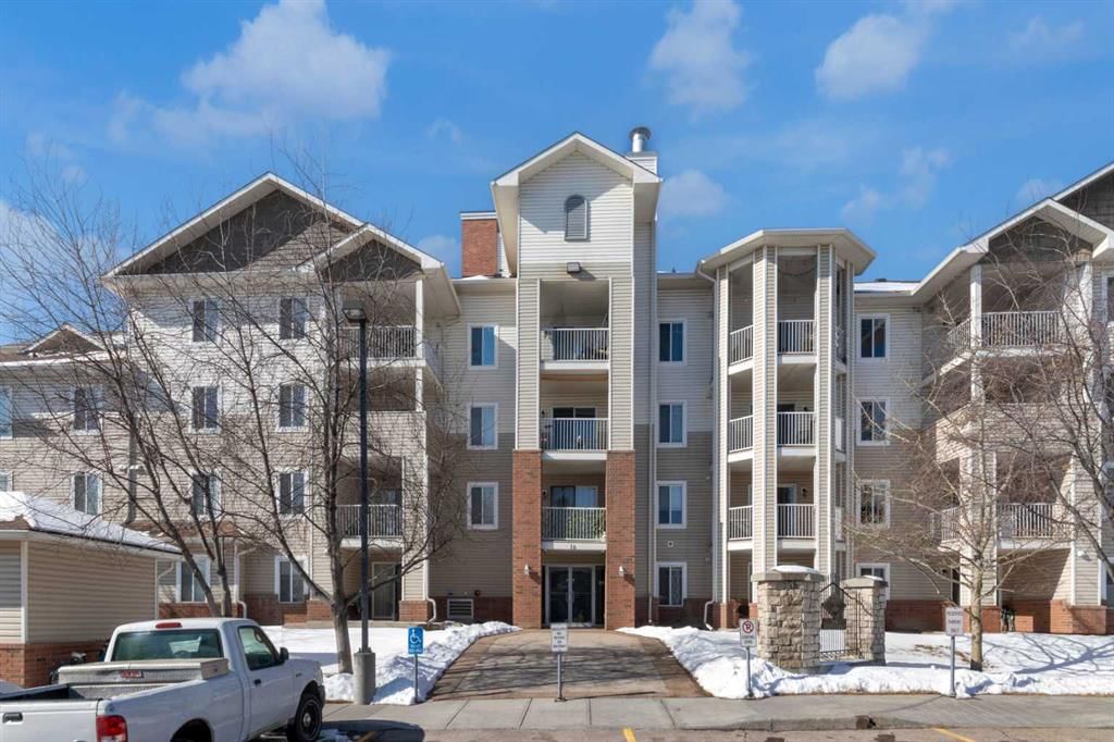 104, 16 Country Village Bay NE, Calgary — main listing photo