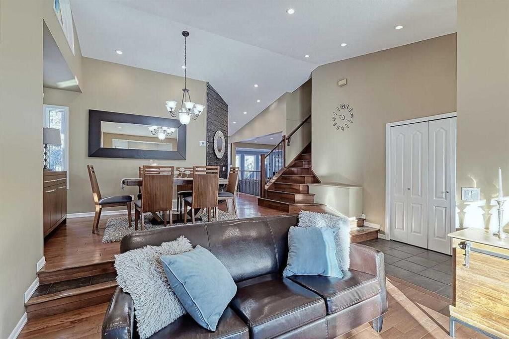 617 Sunmills Drive SE, Calgary — photo 5 of 50