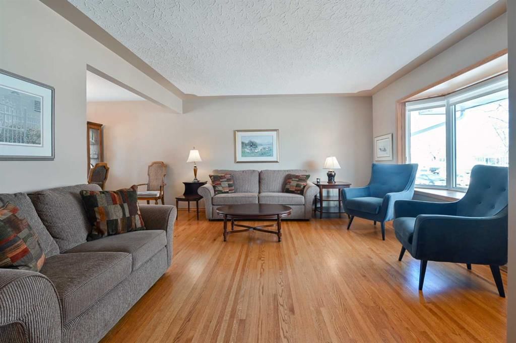 7703 5 Street SW, Calgary — photo 2 of 20