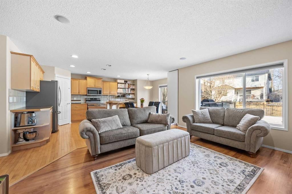 83 Cougarstone Way SW, Calgary — photo 4 of 45