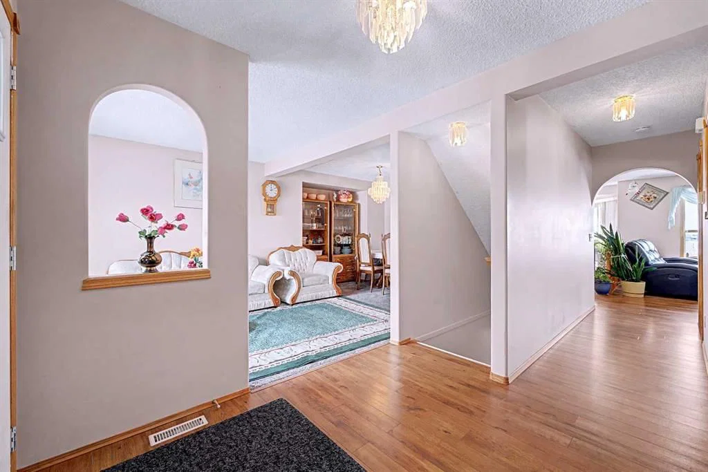 433 Coral Springs Place NE, Calgary — photo 3 of 43