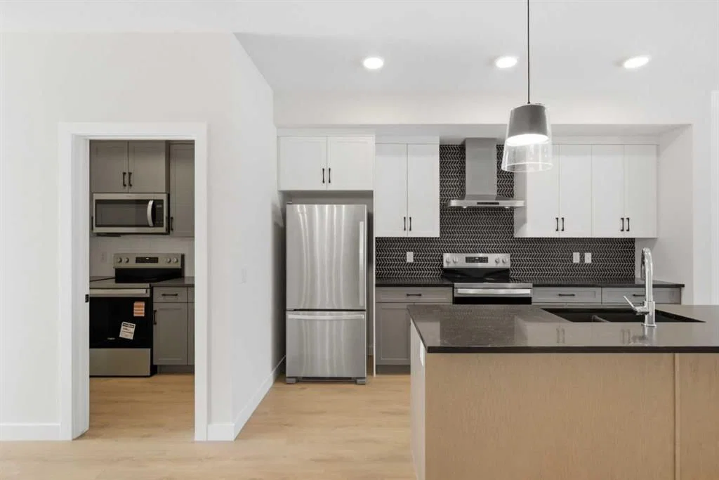 35 Belvedere Crescent SE, Calgary — photo 4 of 46