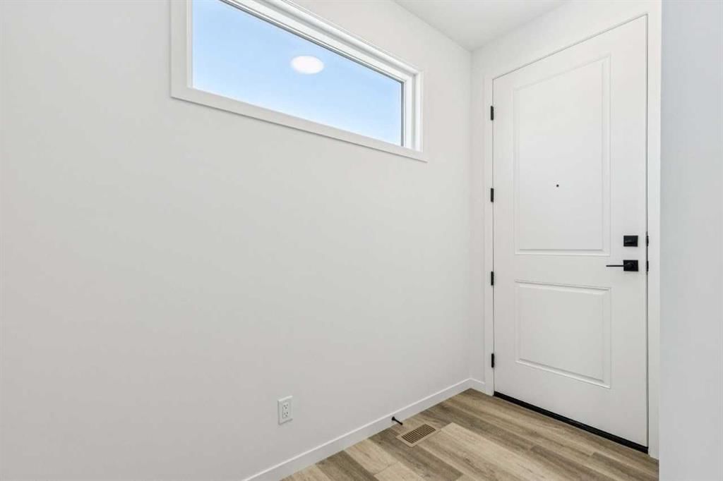 75 Annette Rise NW, Calgary — photo 4 of 37