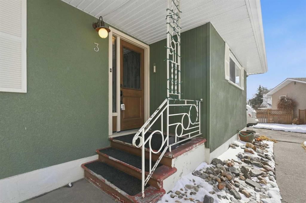 3 Hartford Place NW, Calgary — photo 3 of 20
