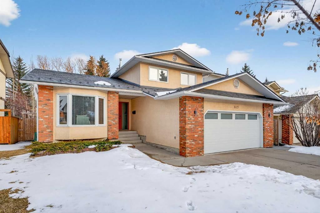 315 Woodhaven Place SW, Calgary — photo 3 of 46