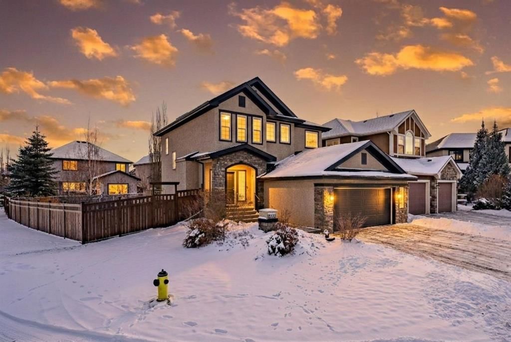 270 Valley Crest Court NW, Calgary — photo 2 of 35