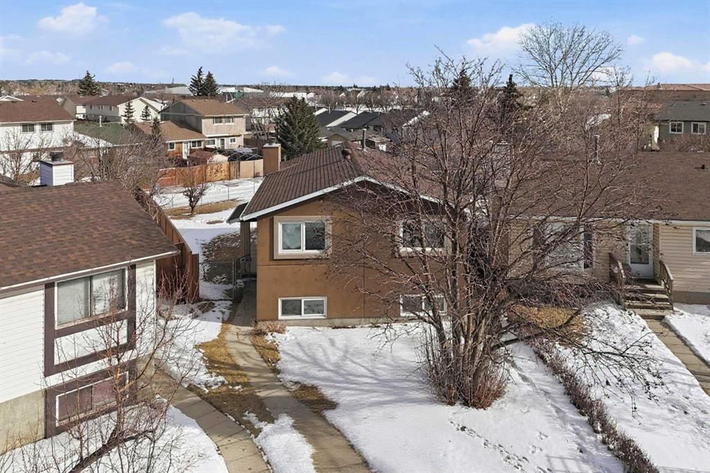 40 Falbury Bay NE, Calgary — main listing photo