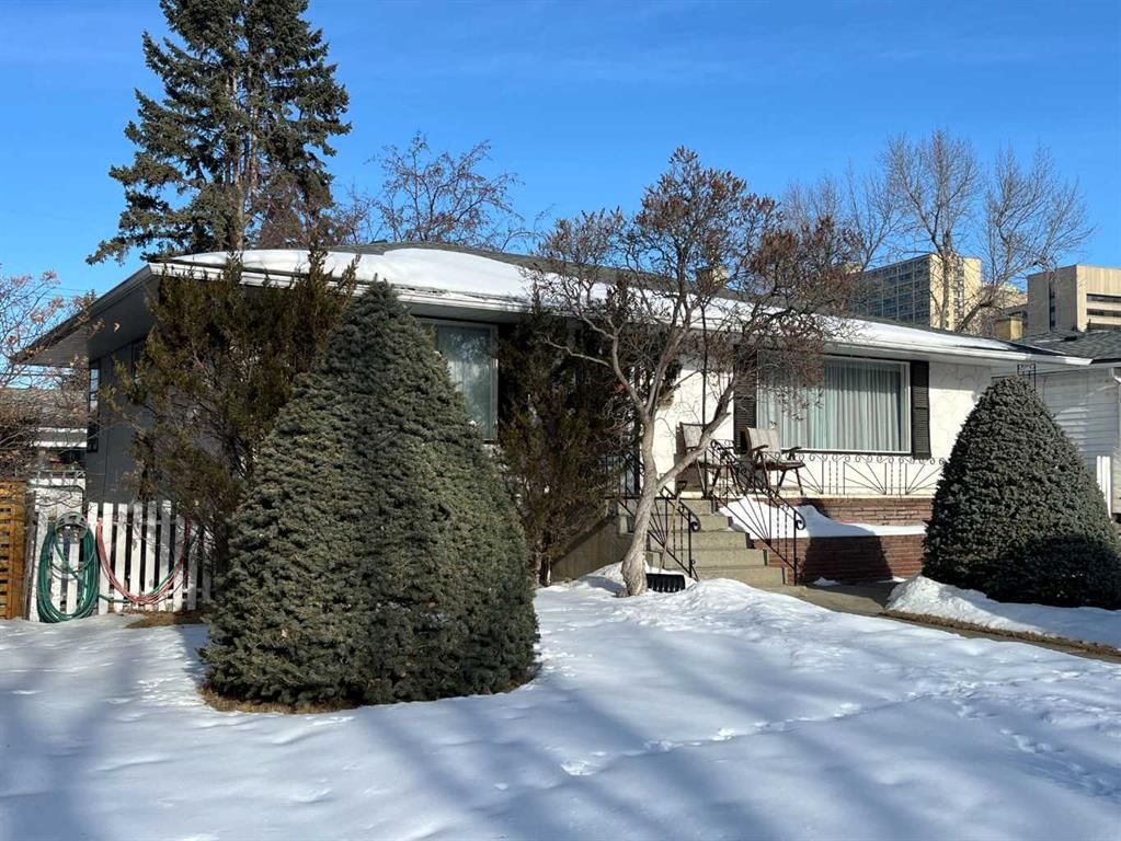 719 33A Street NW, Calgary — photo 2 of 20