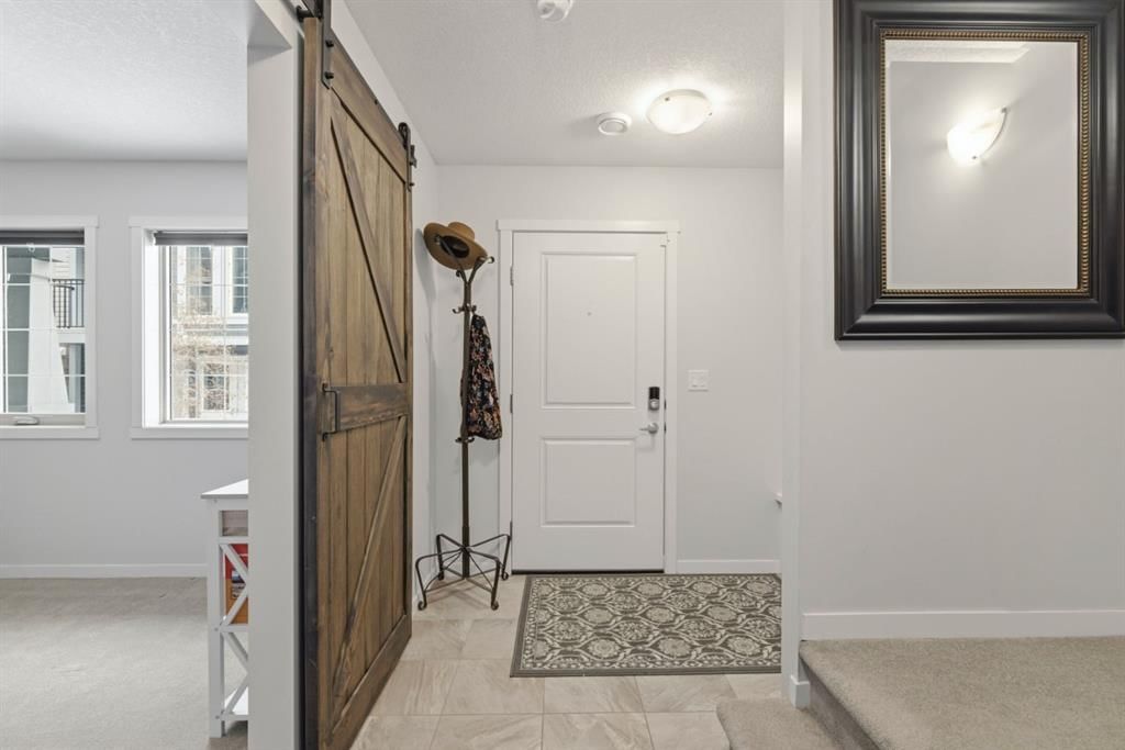 144 Legacy Point SE, Calgary — photo 4 of 38