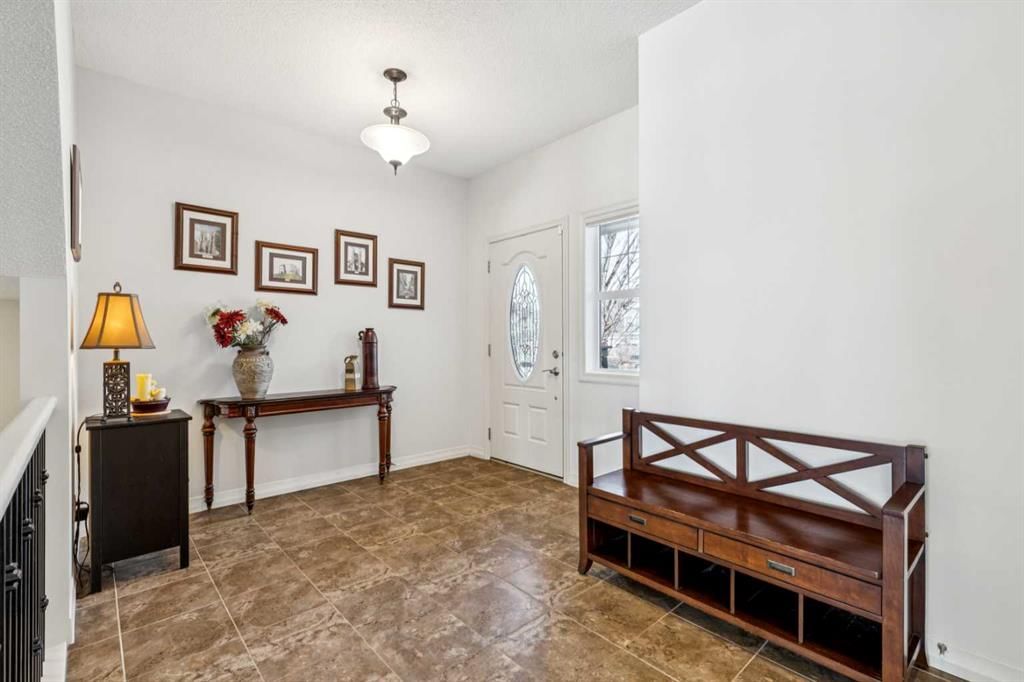 131 Auburn Bay Avenue SE, Calgary — photo 4 of 50