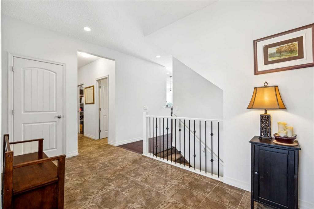 131 Auburn Bay Avenue SE, Calgary — photo 5 of 50