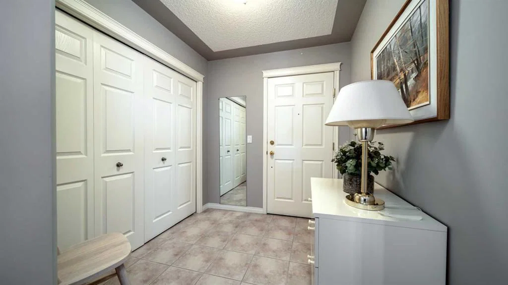 2206, 7451 Springbank Boulevard SW, Calgary — photo 3 of 36