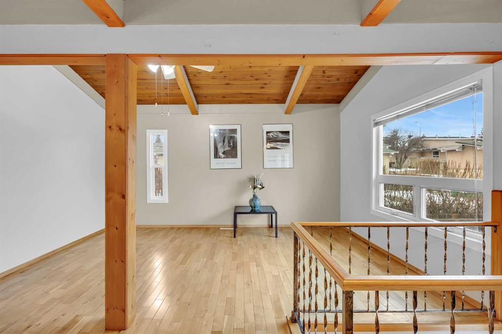 704, 11010 Bonaventure Drive SE, Calgary — photo 3 of 32