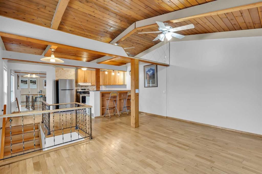 704, 11010 Bonaventure Drive SE, Calgary — photo 5 of 32
