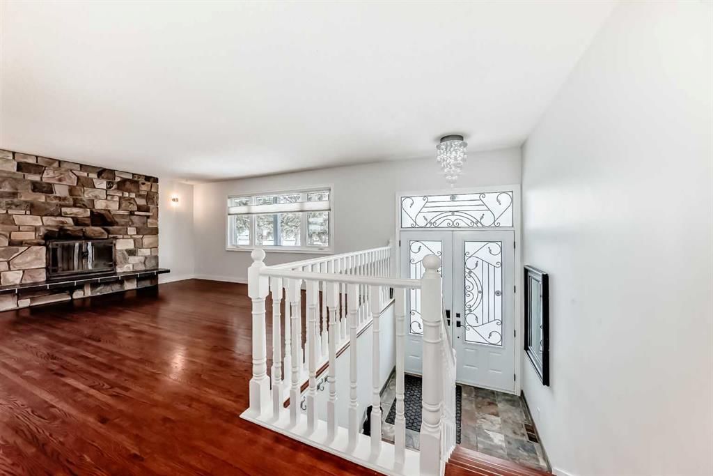 9723 Fairmount Drive SE, Calgary — photo 3 of 25