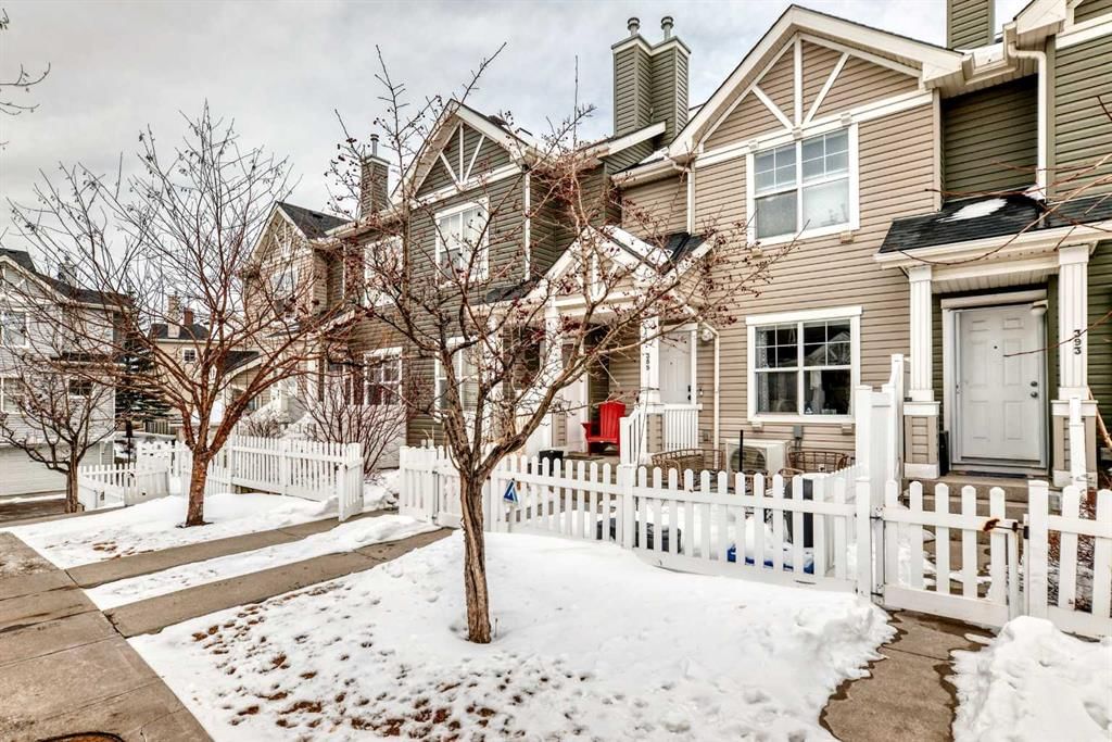 389 Elgin Gardens SE, Calgary — photo 3 of 47