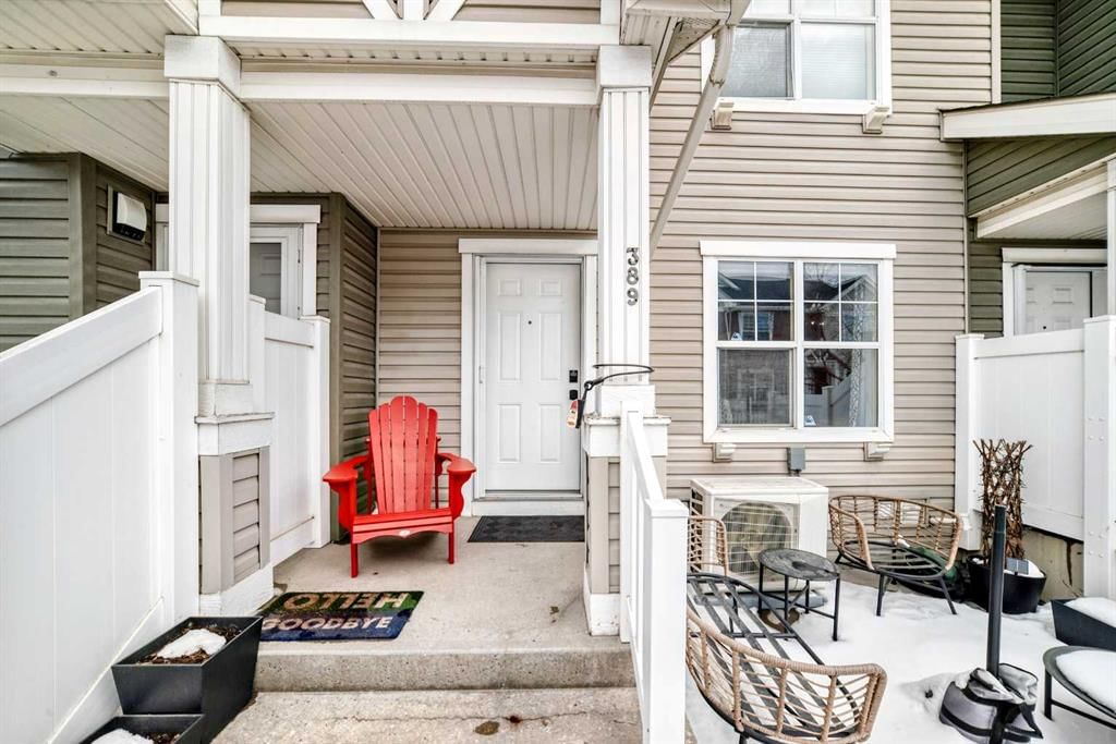 389 Elgin Gardens SE, Calgary — photo 4 of 47