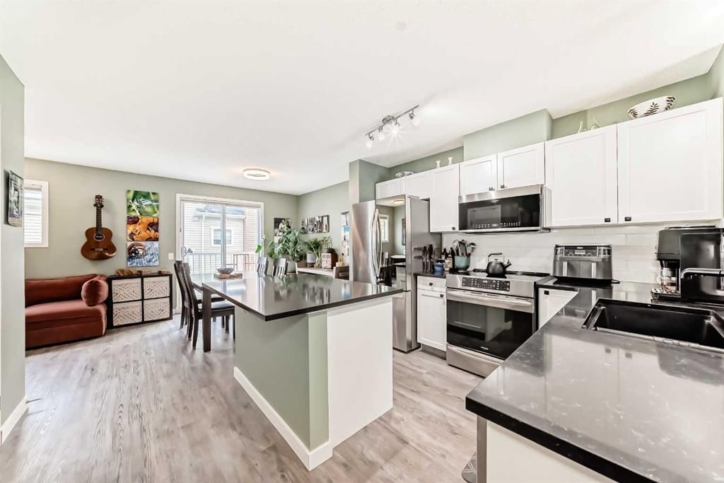 389 Elgin Gardens SE, Calgary — photo 5 of 47