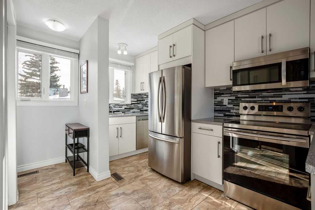 65 Storybook Gardens NW, Calgary — photo 2 of 14