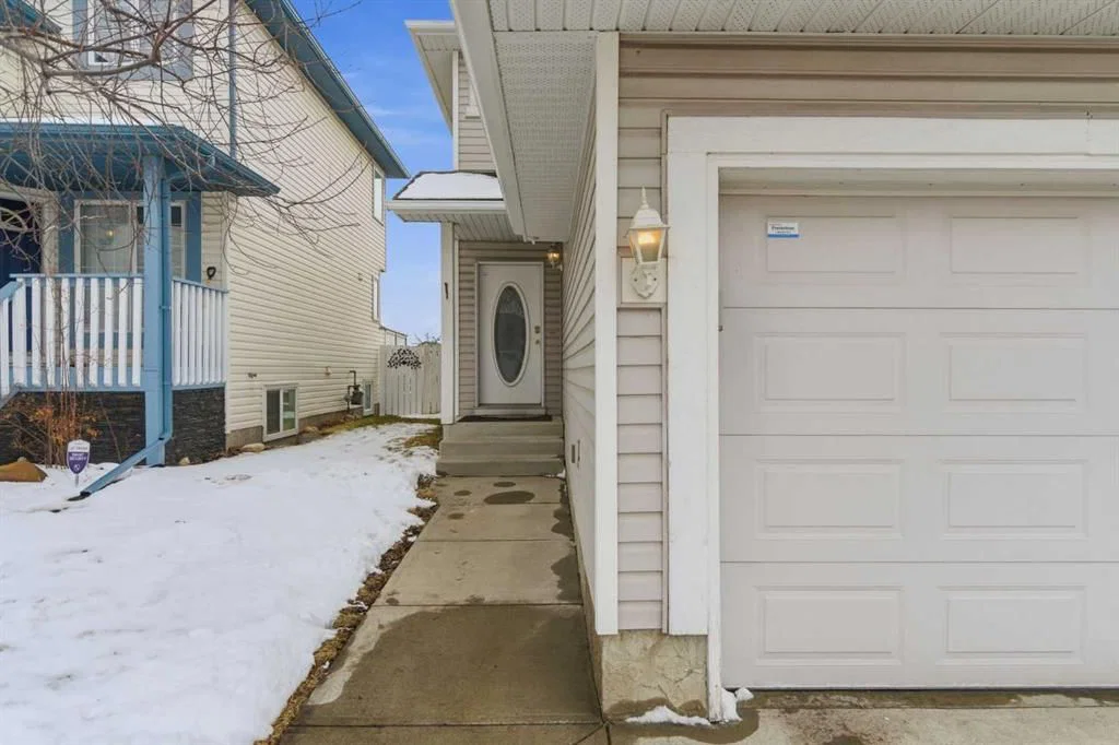 105 Douglas Ridge Circle SE, Calgary — photo 2 of 50