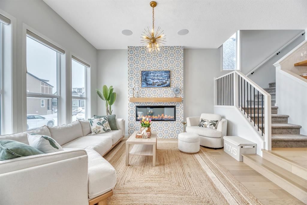 559 Wolf Creek Way SE, Calgary — photo 3 of 45