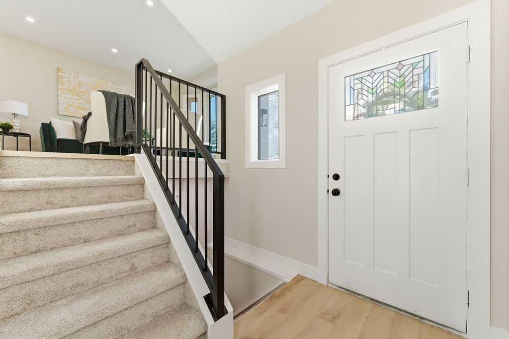 129 Coventry Place NE, Calgary — photo 2 of 37