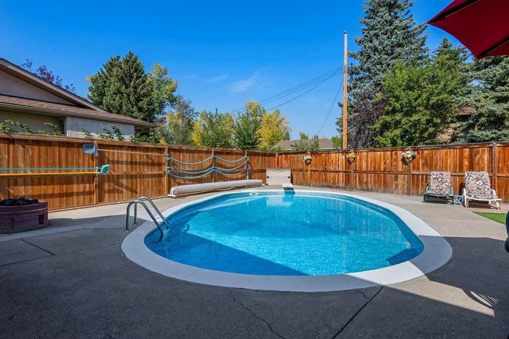 206 Lake Fraser Place SE, Calgary — photo 3 of 41